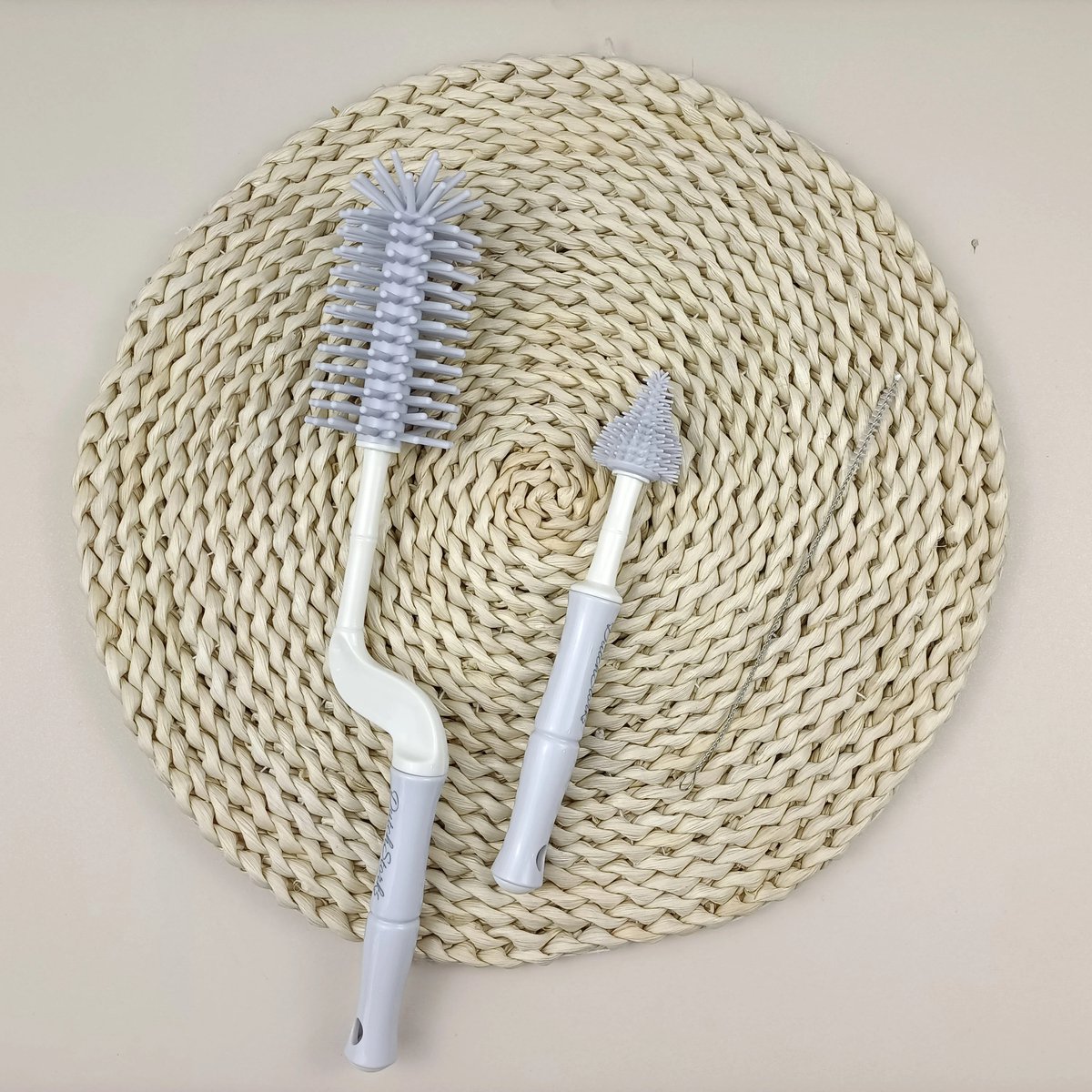 DutchStorks - 3-Delige Flessenborstel Set - Roterende Babyfles Borstel - Speen Schoonmaakborstel - Hittebestendig - Riet Borstel - Complete Reinigingsset Babyflessen - Zuigeling Accessoires